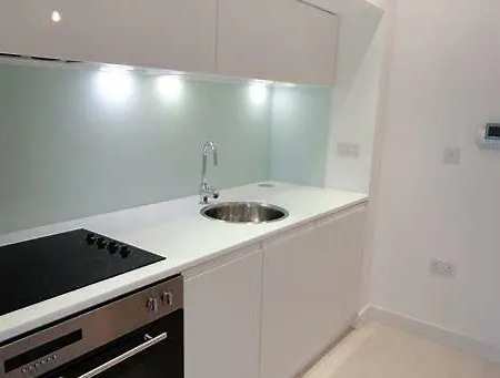 Serviced Leeds * Leeds (West Yorkshire)